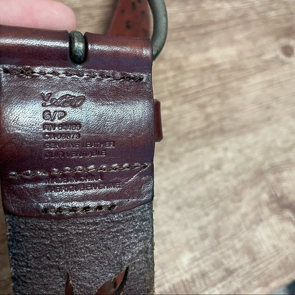 American Eagle Genuine  Leather Belt Perforated Size Small - Picture 3 of 3